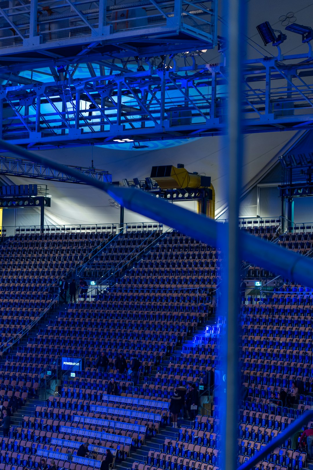 a-large-arena-with-people-in-it-8y-ynbitcvu